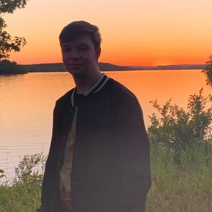 Meet your Posher, Ethan